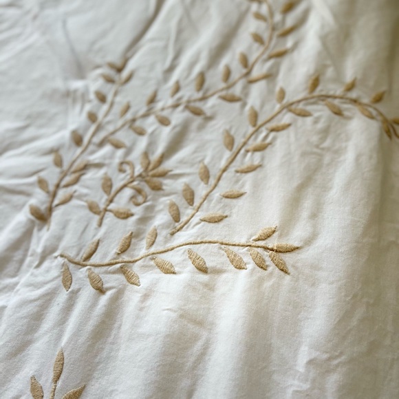 Pottery Barn Floral Embroidered Duvet Cover - Picture 9 of 9